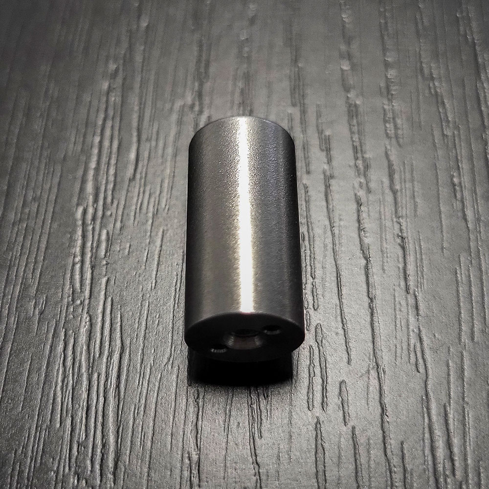 Metallteil vor der Lohnbearbeitung