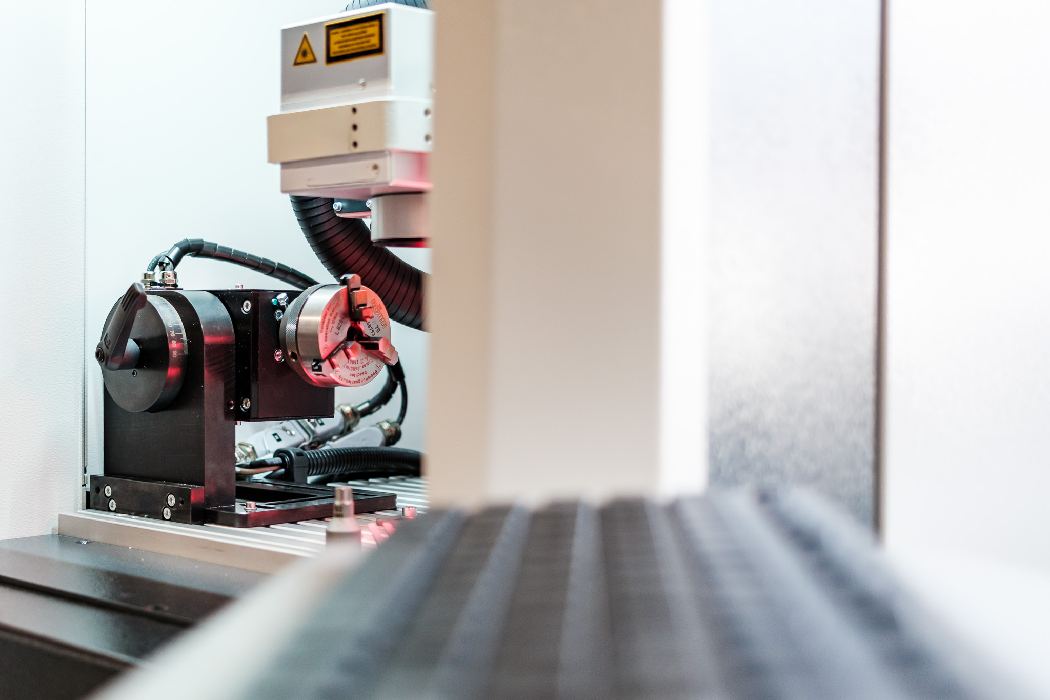 Laseranlage ACSYS PIRANHA I in der Lippold-Fertigung