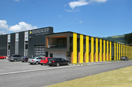 Produktionshalle mit Büro