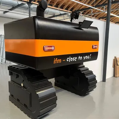 Bagger-Modell aus Hartschaum für ifm
