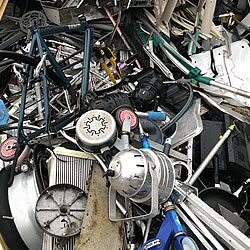 Alu-Geschirr / Aluminium mit Anhaftung