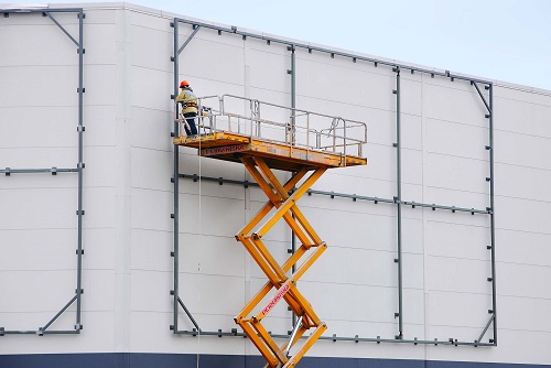 Installation of large advertising surfaces