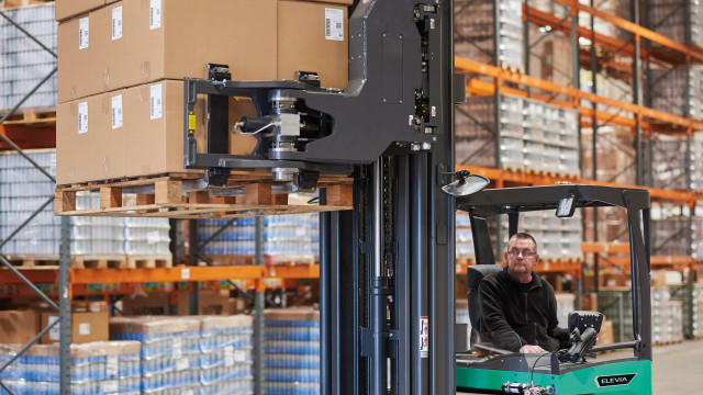 Mitsubishi ELEViA ES Schubmaststapler