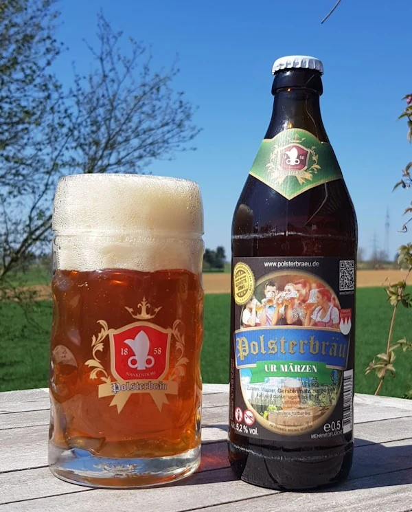 Ur-Märzen, bottle and glass