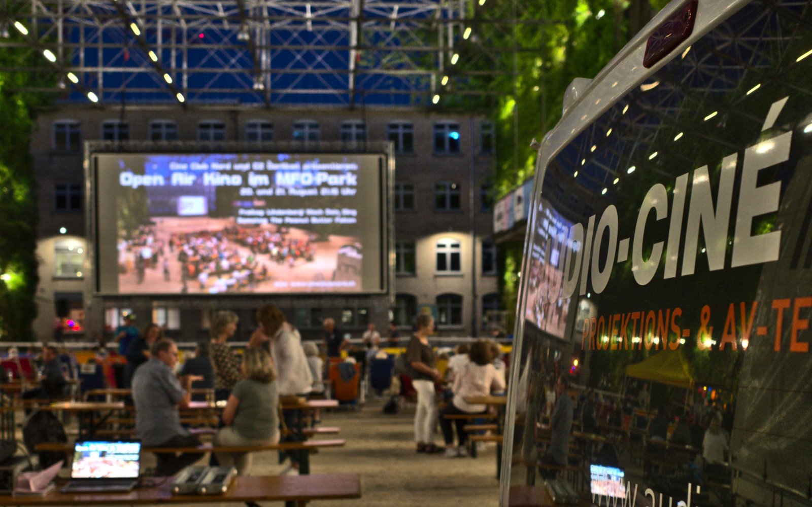 Digital-Cinema-Anlagen