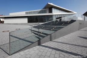 Balkonverglasung / rahmenlose Ganzglasbrüstung