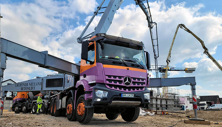 Betonförderung mit Autobetonpumpe