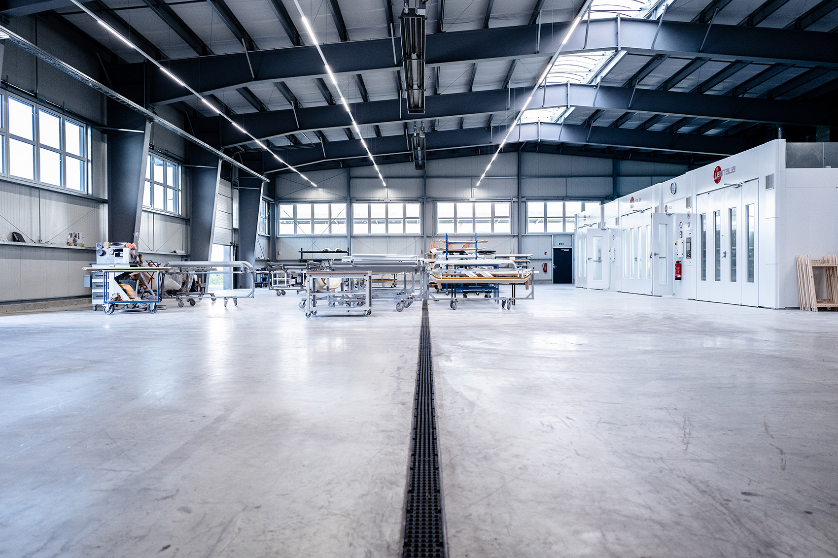 Lackierte Kunststoffbauteile (ABS, PUR, GFK)