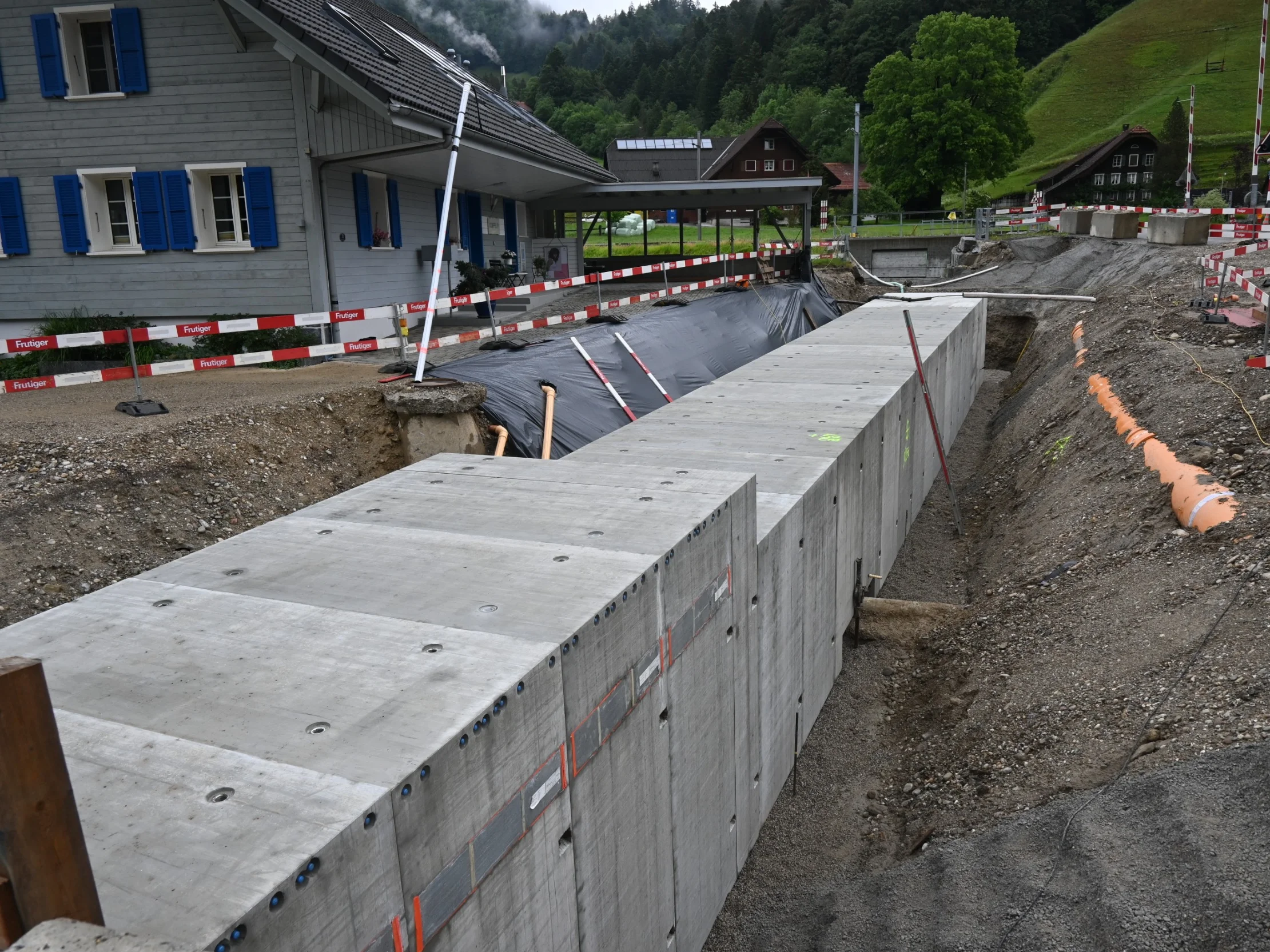 Bachdurchlass (39,4 m, zweietappig montiert)