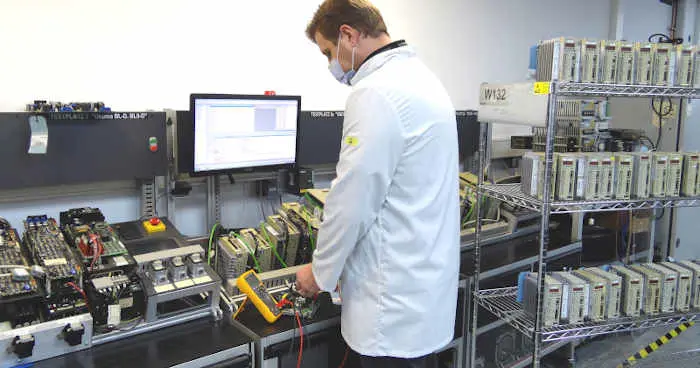 Testplätze für Antriebselektronik