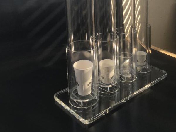Bechersammlung aus Kunststoff