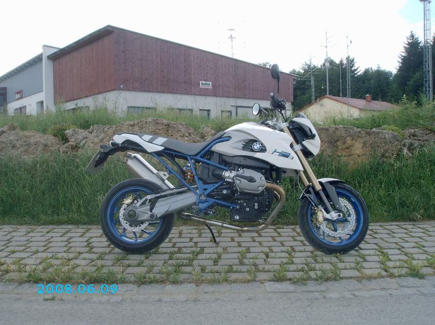 BMW HP2 Megamoto