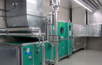 Lüftungsinstallation im Industrieumfeld