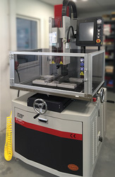 Startlocherodiermaschine