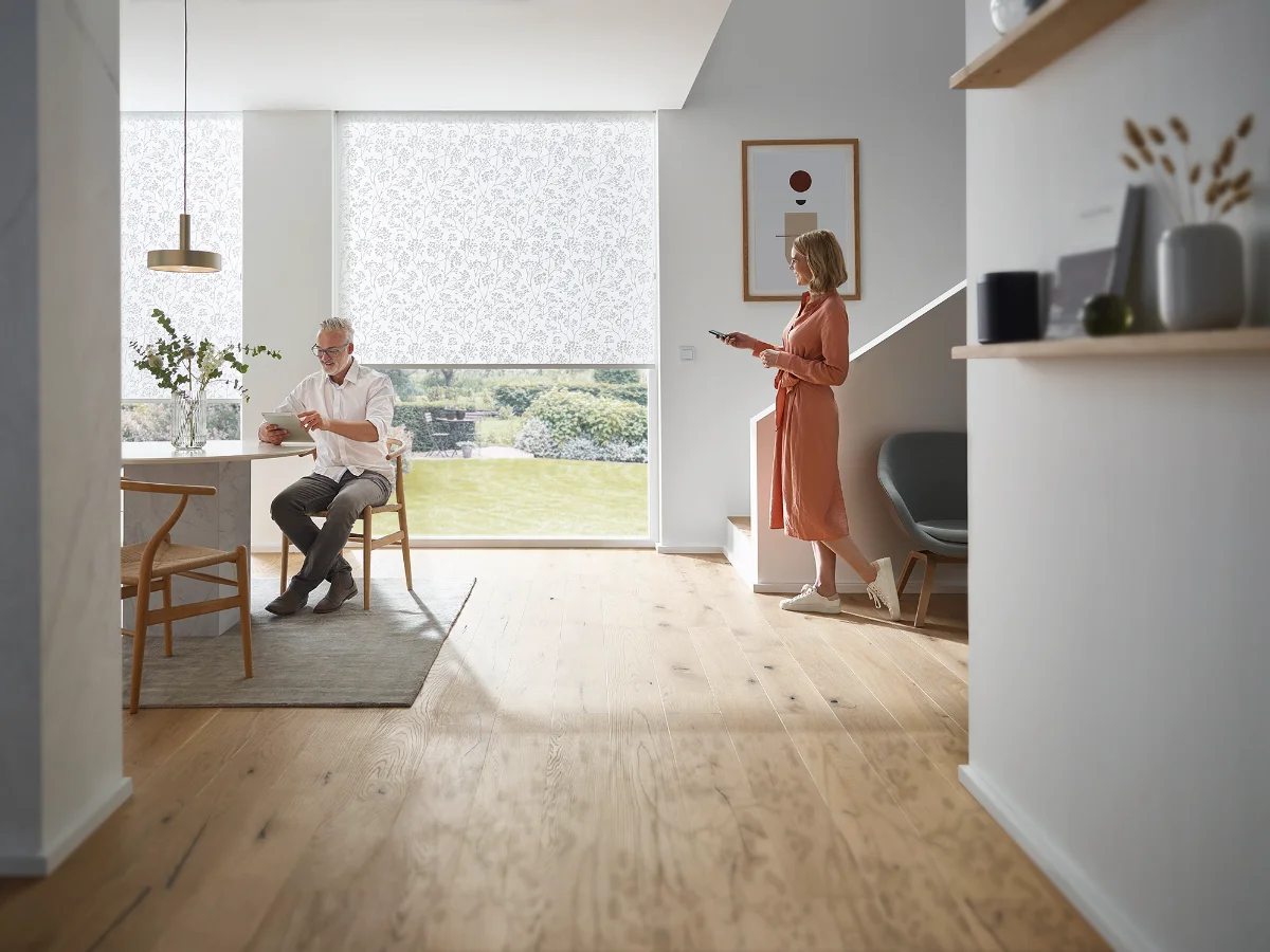 Roller blind with floral pattern