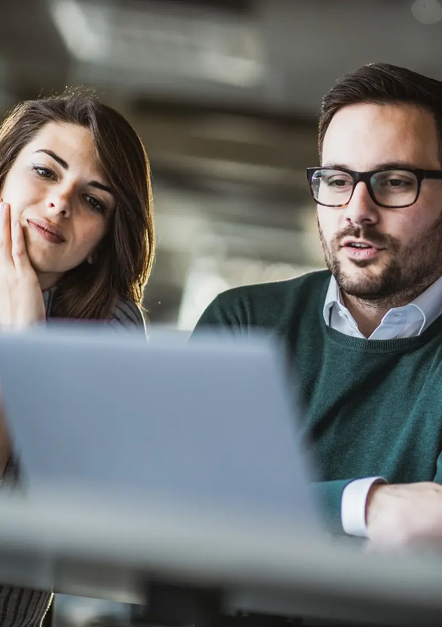 B2B-Team bei der Kundenberatung