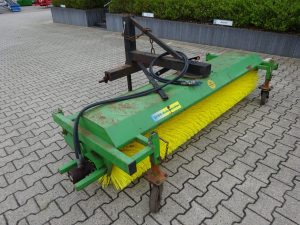 Schlepperkehrmaschine V 2251 SKM