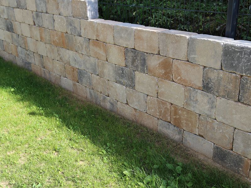 Mauer- und Hangbefestigung (Mauerwinkel, Blockstufen, Palisaden)