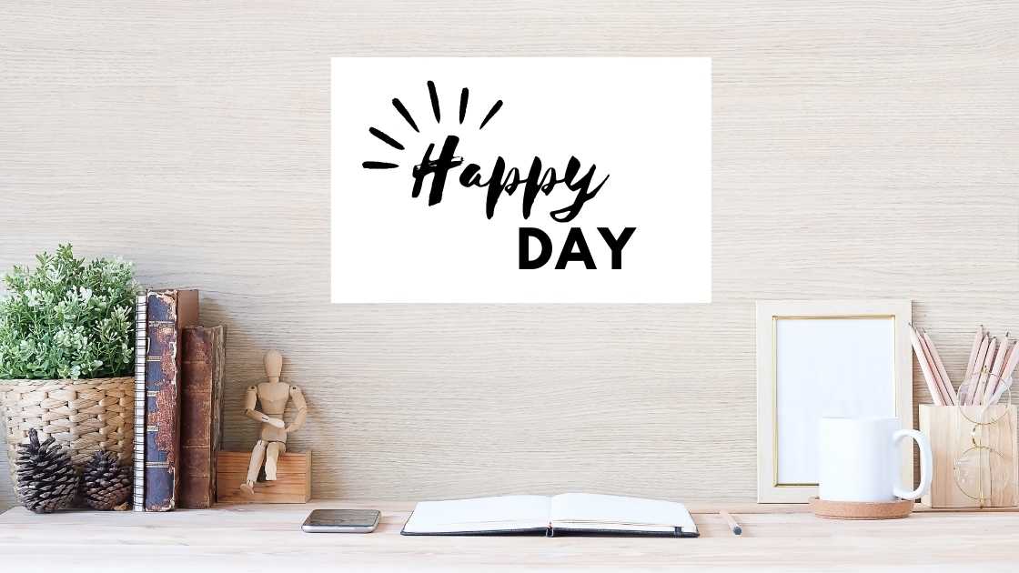 Whiteboardfolie über Bürotisch geklebt