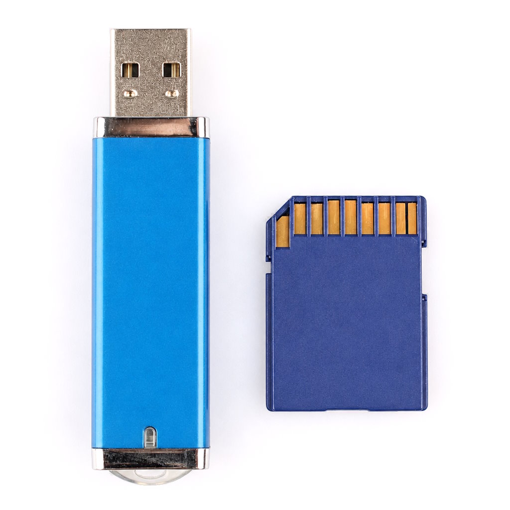 USB-Stick und SD-Karte