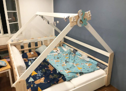 Twin-Bett aus weiß beschichteter Spanplatte