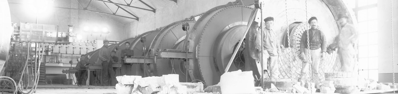 Historisches Foto: Arbeiter im Werk Notodden