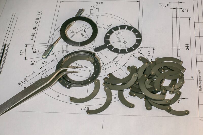 Individual part assembly of an iris diaphragm