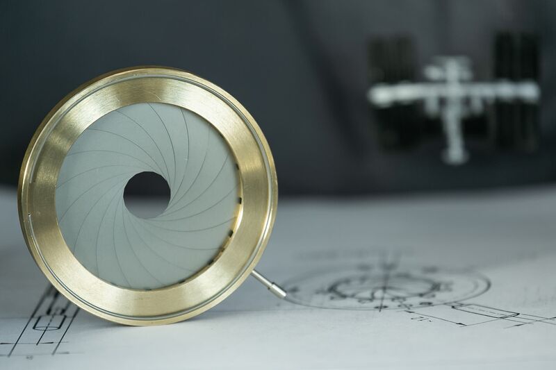 Iris diaphragm for aerospace