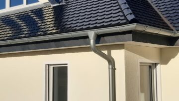 Dachklempnerarbeiten (Verblechungen, Dachentwässerung)