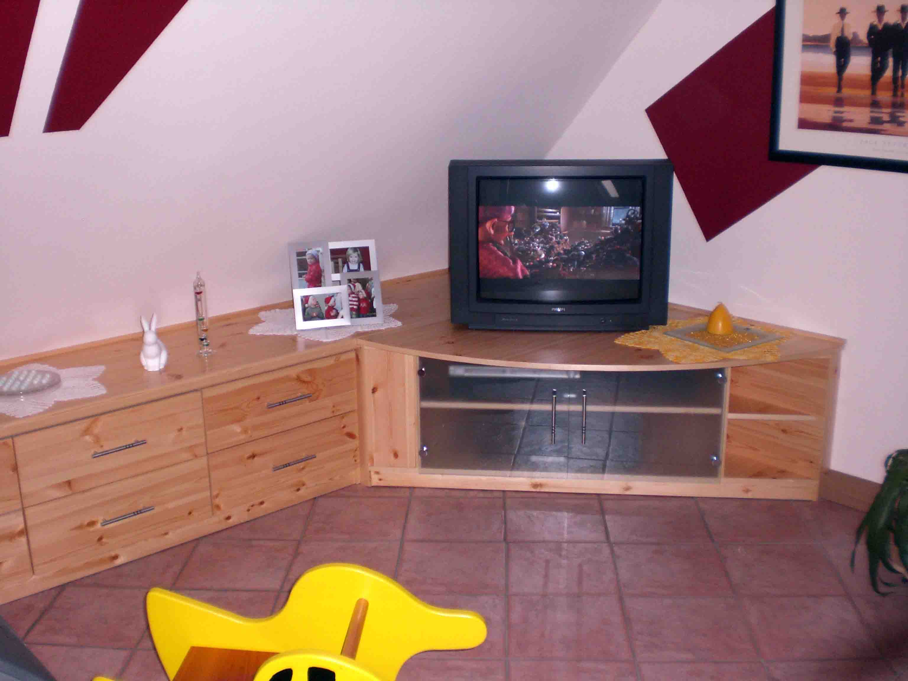 Wohnzimmerschrank