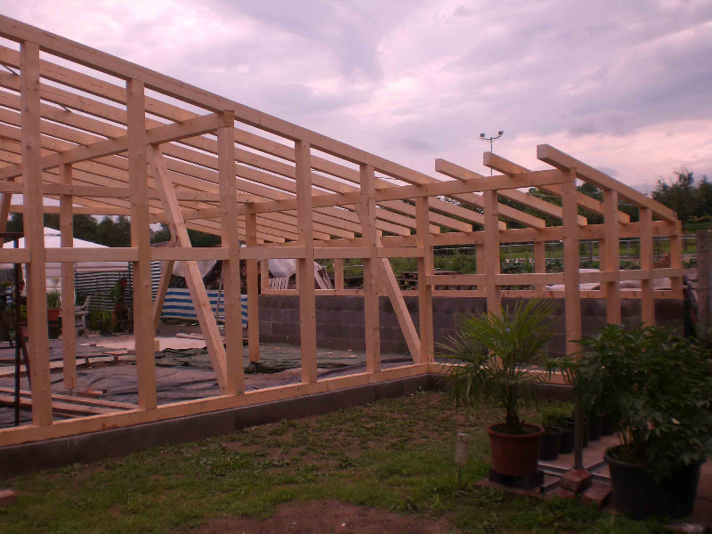Carport mit Treppenüberdachung