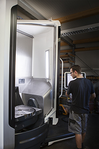 Fräserei mit Auszubildenden der iie GmbH & Co. KG