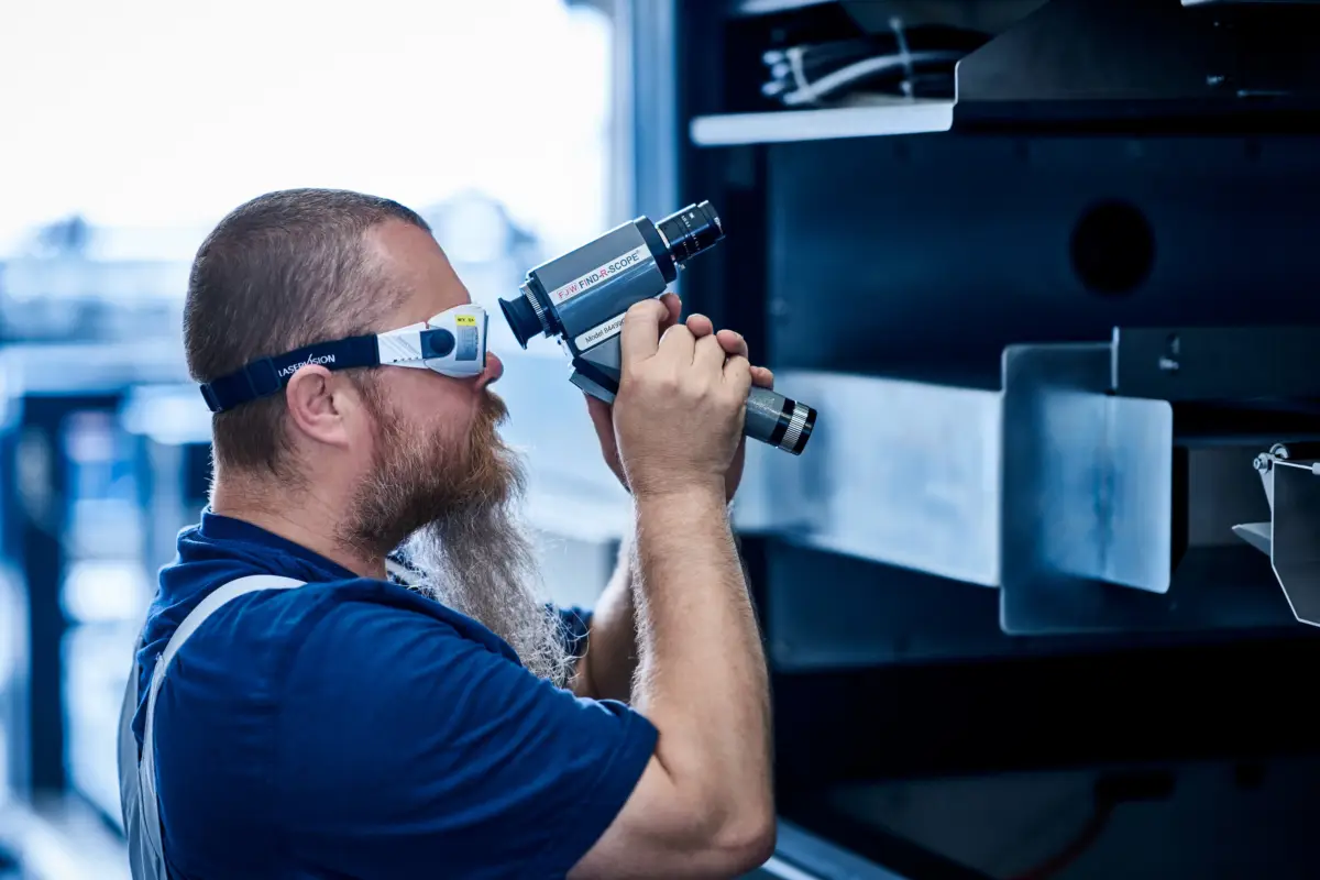 Weltweiter Service für Laseranlagen