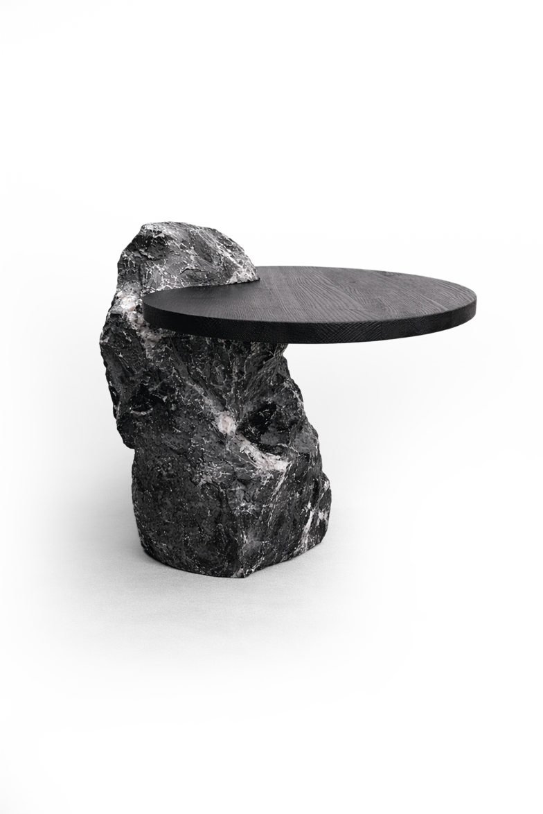 Kleiner schwarzer Stein-Beistelltisch