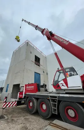 Kranwagen auf der Baustelle
