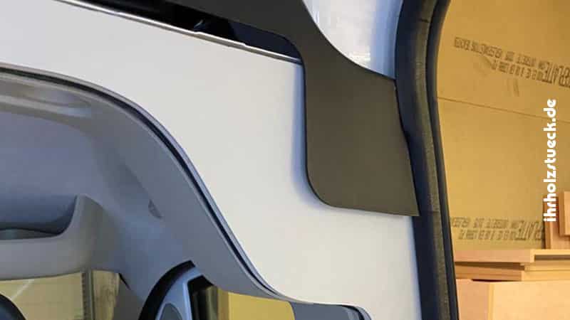 Anbauteile im Wohnmobil mit Möbellinoleum bezogen