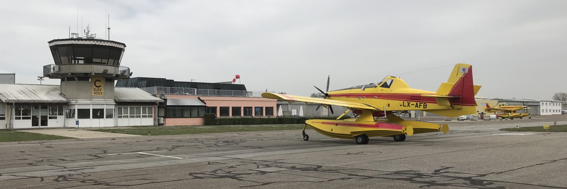 Air-Tractor AT-802 am Flugplatz Straubing-Wallmühle