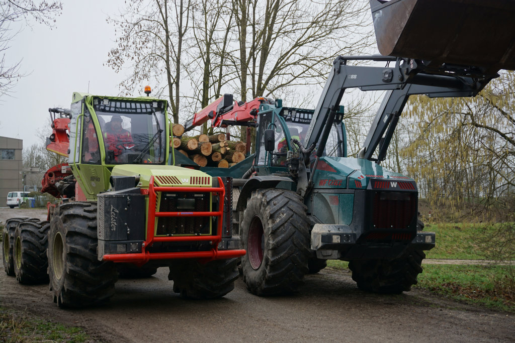 WF trac 8×8