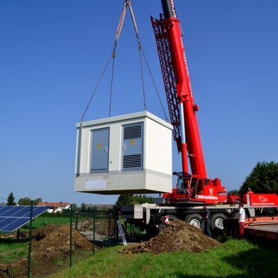 Kranhebung eines Modulgebäudes