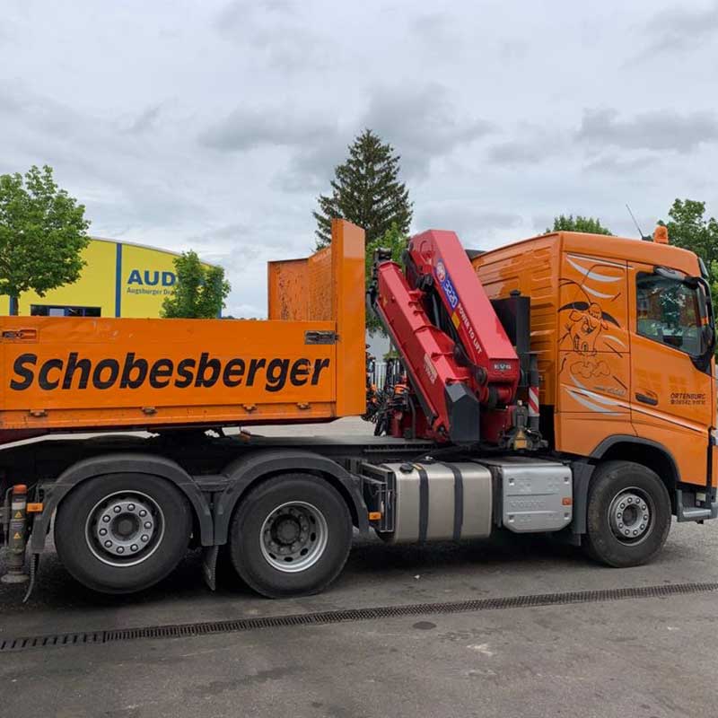 HMF loader crane 3220 K4 on tractor unit