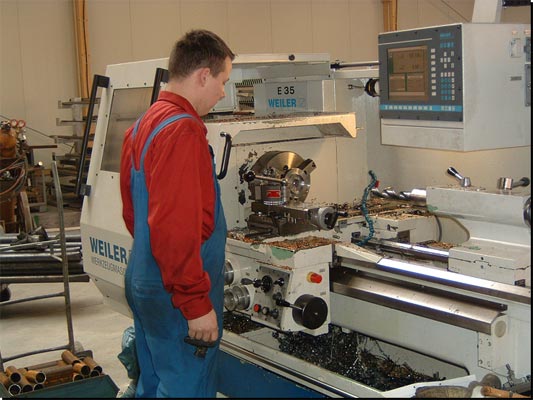 Zyklengesteuerte NC-Drehmaschine Weiler E35