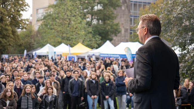 Semesterstart im Welfengarten mit Präsident Prof. Dr. Volker Epping