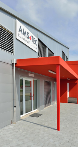 Gefräste und warmgebogene Kunststoffbauteile