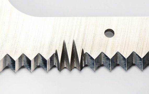 Gezahntes Messer, Ausführung 2