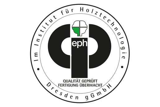 Echtholz-Furnierpaneele im Saunainnenraum