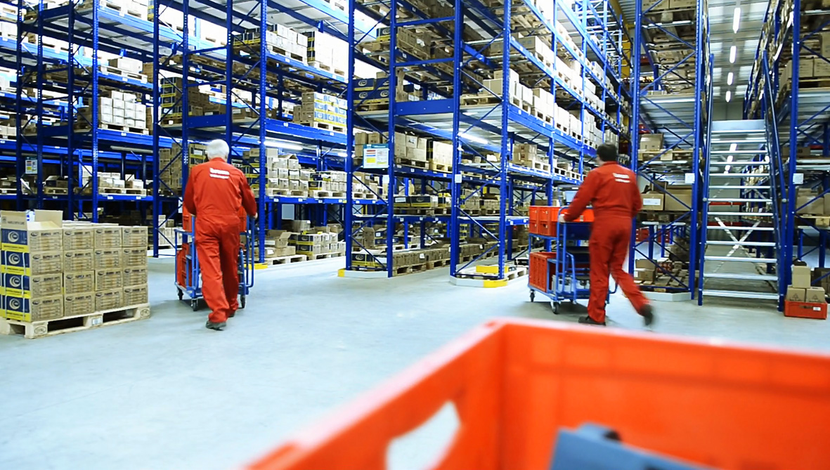 Kommissionierung im Logistikzentrum