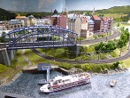 Modellbahnanlage mit Landschaftsgestaltung