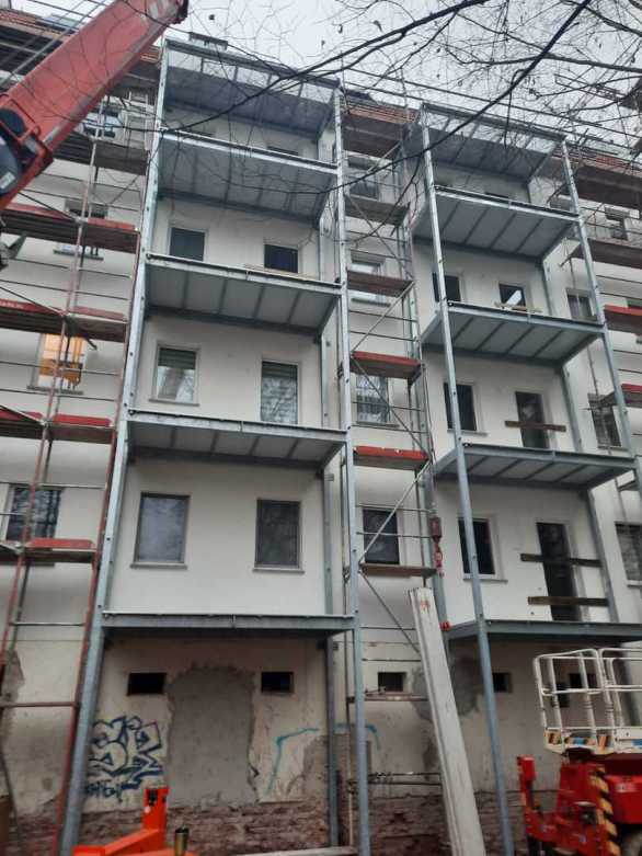 Balcony tower, complete