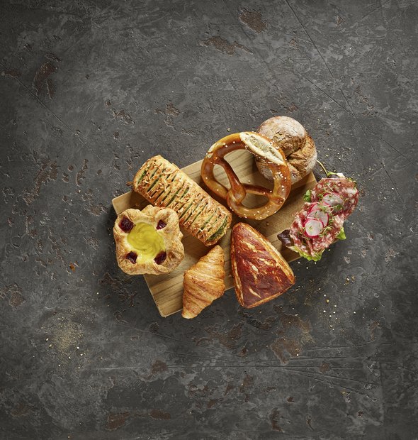 Tiefkühlbackwaren-Sortiment (Brötchen, Croissants, Plunder, Snacks)