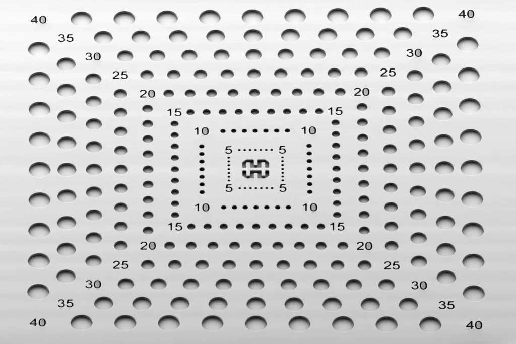 Via-Holes, belichtet auf MLA 300
